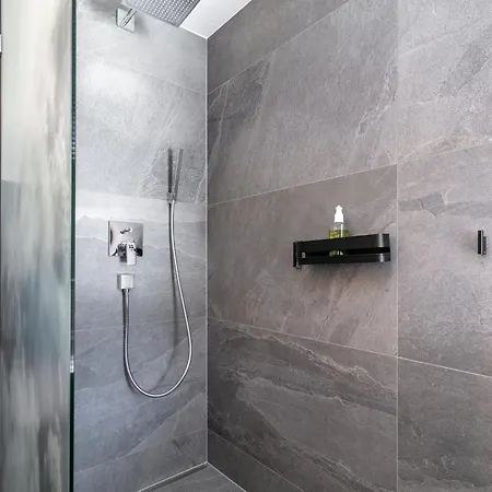 Im Wald Horská chata Hopfgarten im Brixental